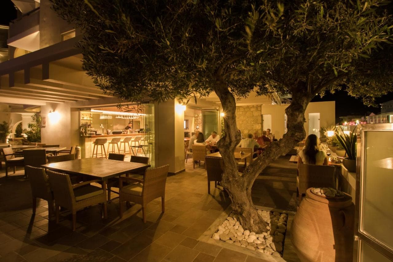 Parasol Luxury Hotel & Suites view 7