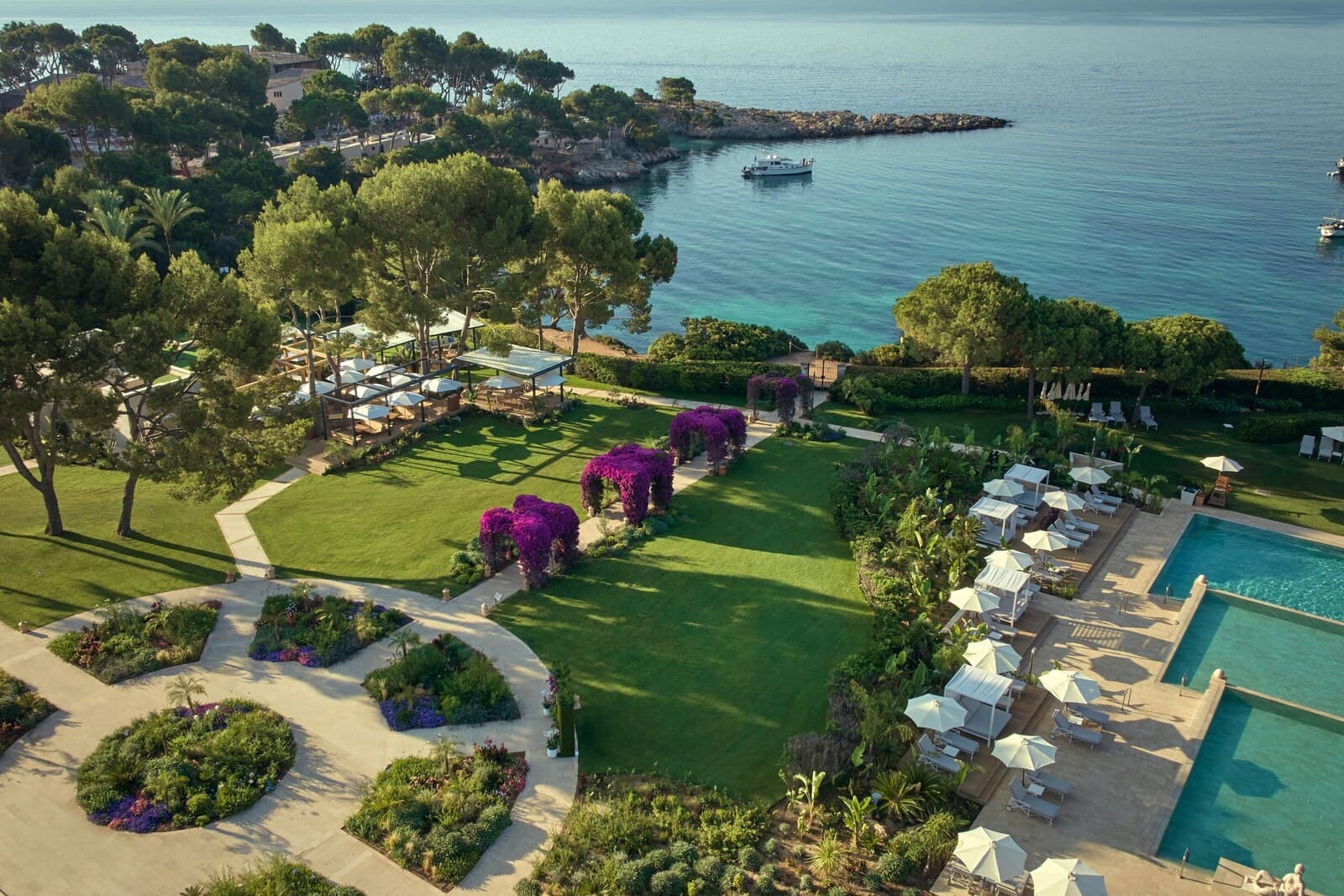 St. Regis Mardavall Mallorca Resort