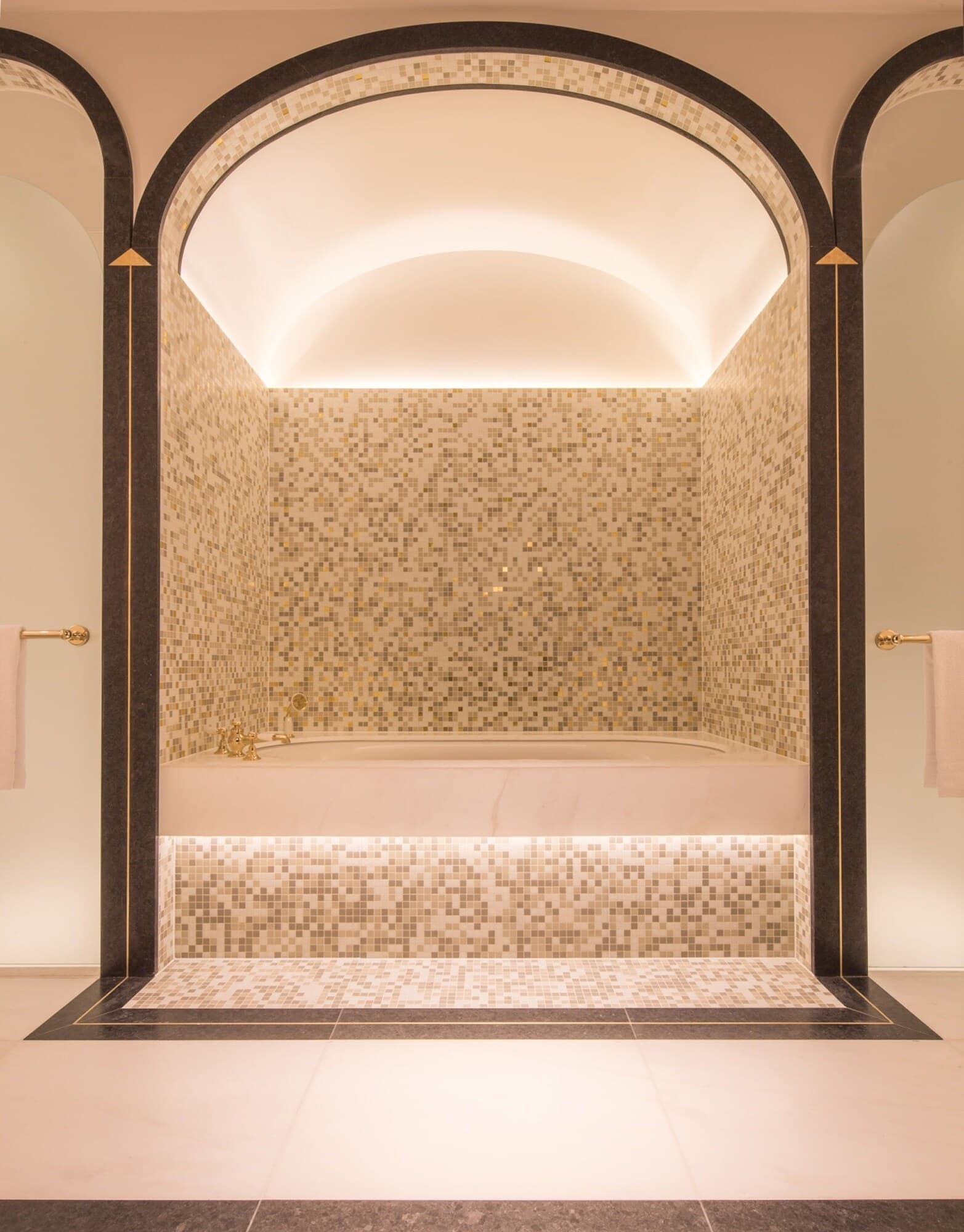 Four Seasons Hotel London at Tower Bridge – billede 6